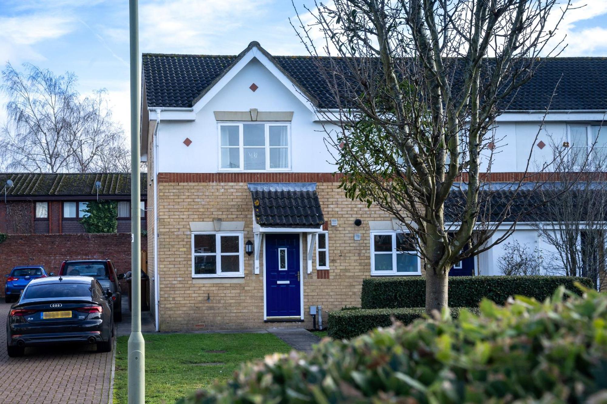 Guildford Townhouse With Parking Villa Exterior photo